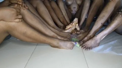 PrettyEbonies 6 heaps of poop from 6 bitches