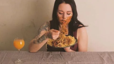 Play With Shit And Food [ilovescat net]
