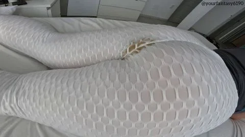 Yourfantasy6190 Gassy load in my white leggings while I smoke