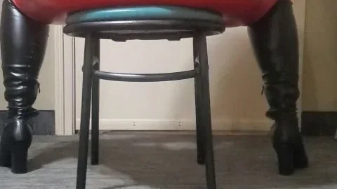 GoddessKinkyCaramel Red Latex Fart Domination