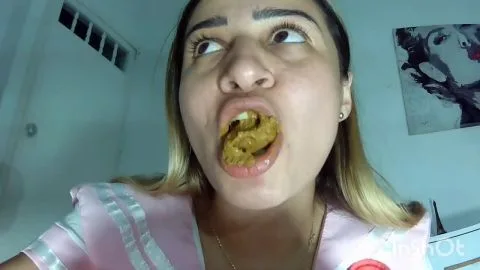 NataschaDirty I masturbate smelling and tasting my poop