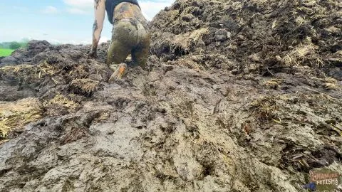 Lyndra Lynn Nearly Caught On The Dung Pile