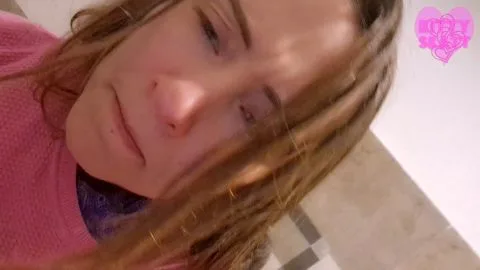 Kitty Skatt Two huge dumps with girl in the room