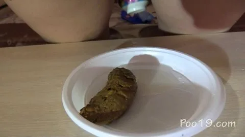 MilanaSmelly Really New Year S Feeding (Poo19 Com ScatShop Com) [ilovescat net]