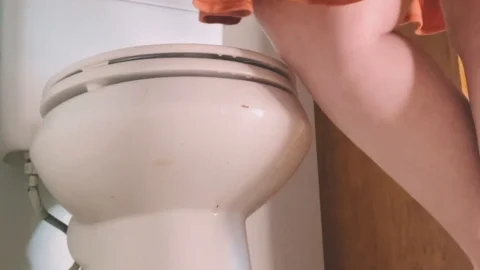 LucyPuddles – Booty & Soles & Scat… Oh My! 4K ($6.99 Femscat)